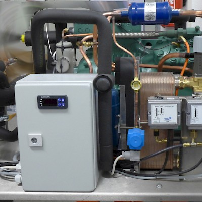 2-stufige Kälteanlage mit elektronischer Einspritzung. Verdampfung bis -65°C.